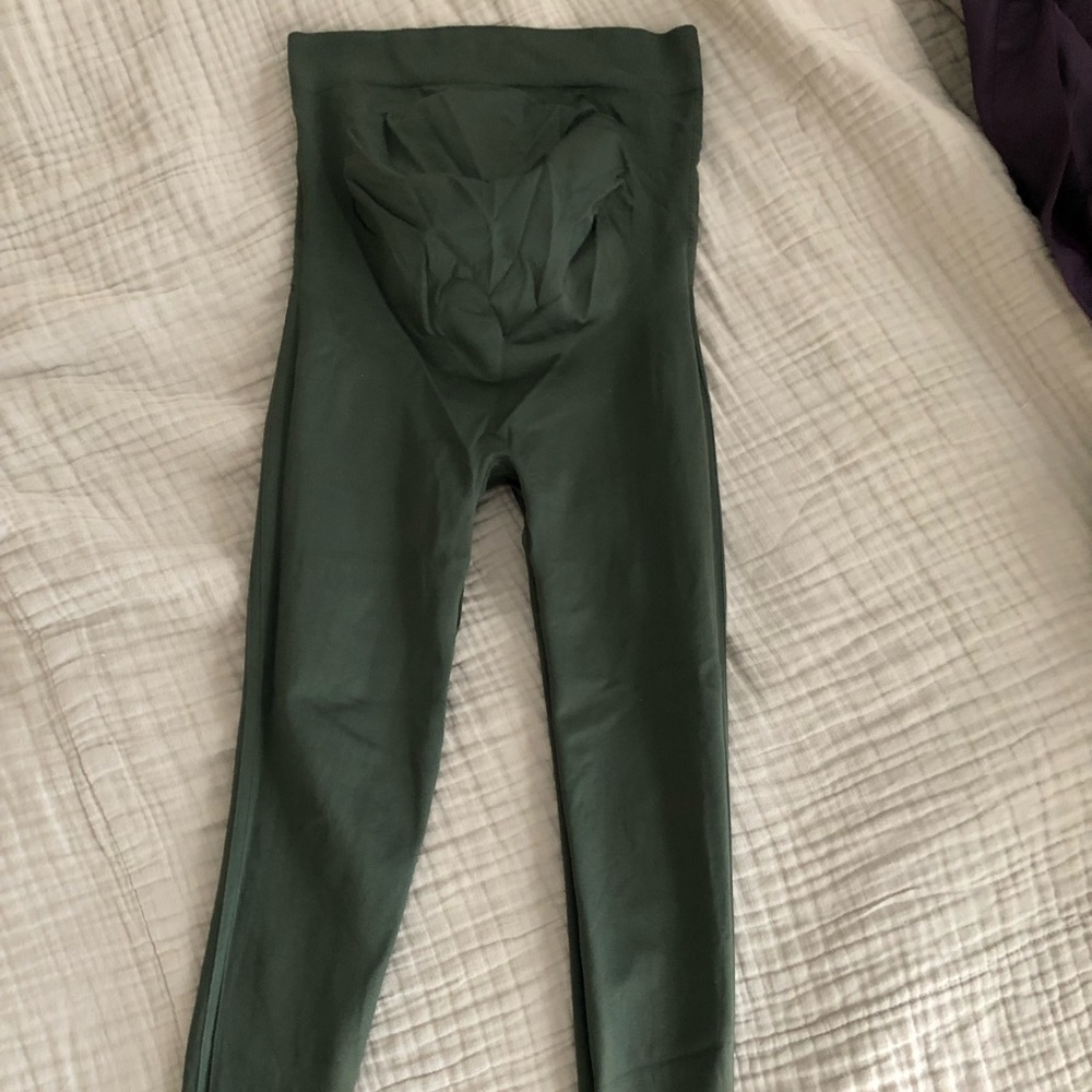 Blanqi maternity leggings with belly support!
